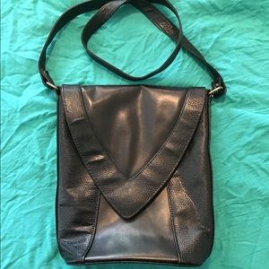 DONATED!! Green Earth faux snake leather medium sized purse